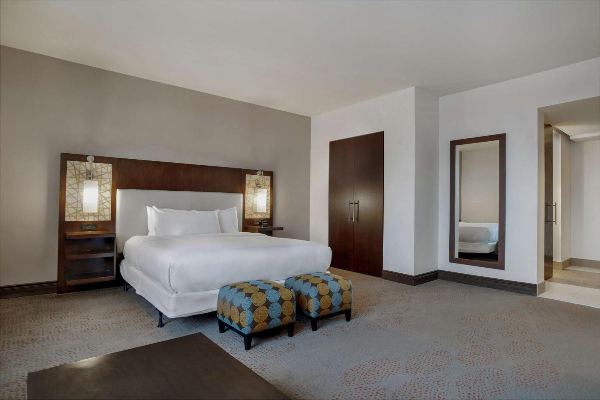 Hilton Dallas/Plano Granite Park Exterior photo