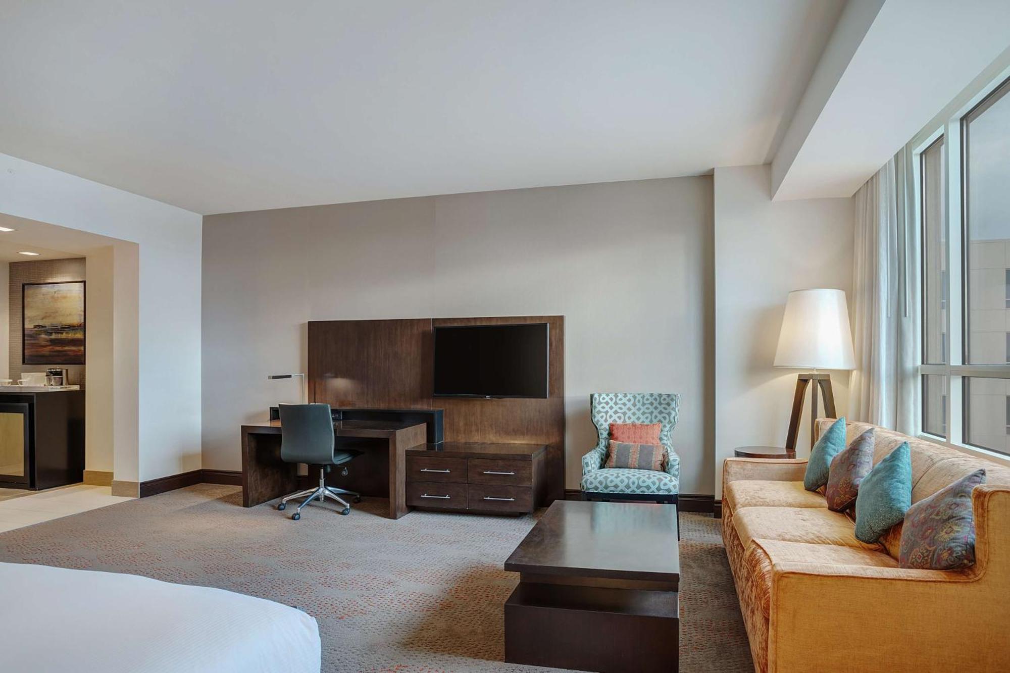 Hilton Dallas/Plano Granite Park Exterior photo